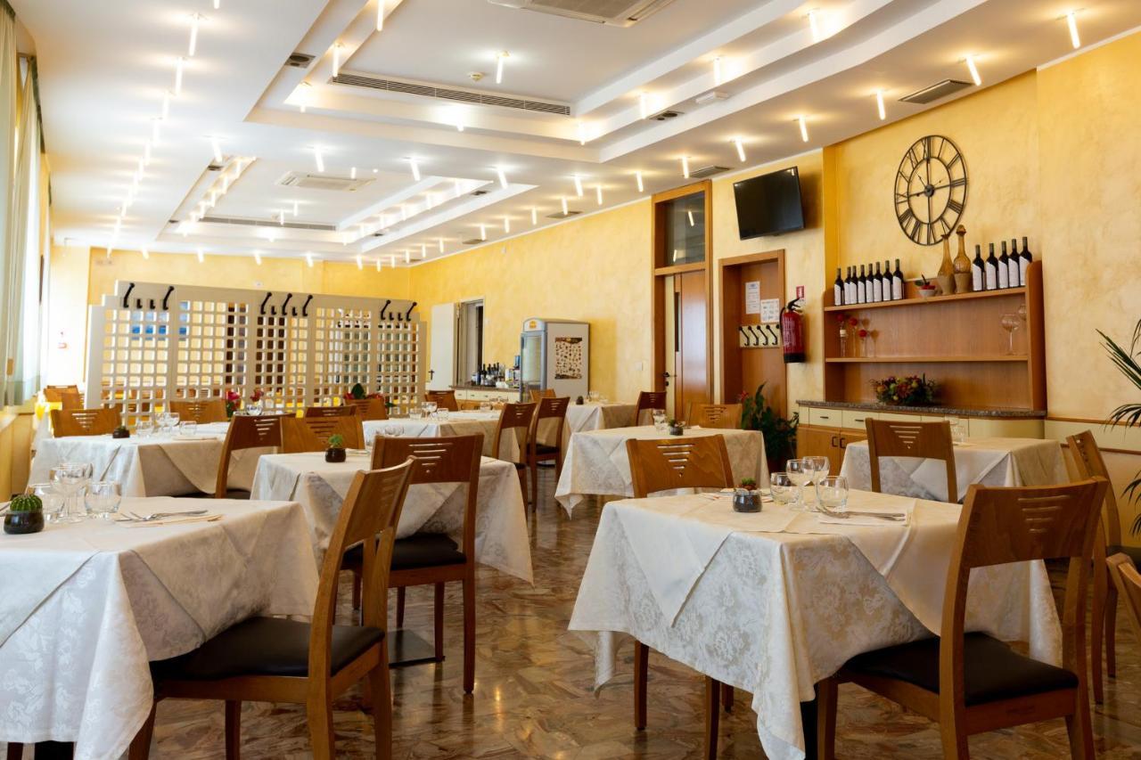 Hotel Belvedere Porto SantʼElpidio Esterno foto