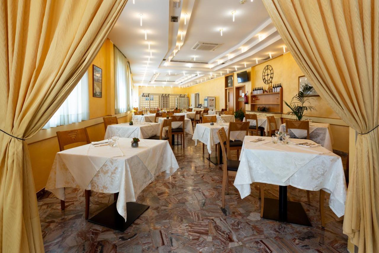 Hotel Belvedere Porto SantʼElpidio Esterno foto